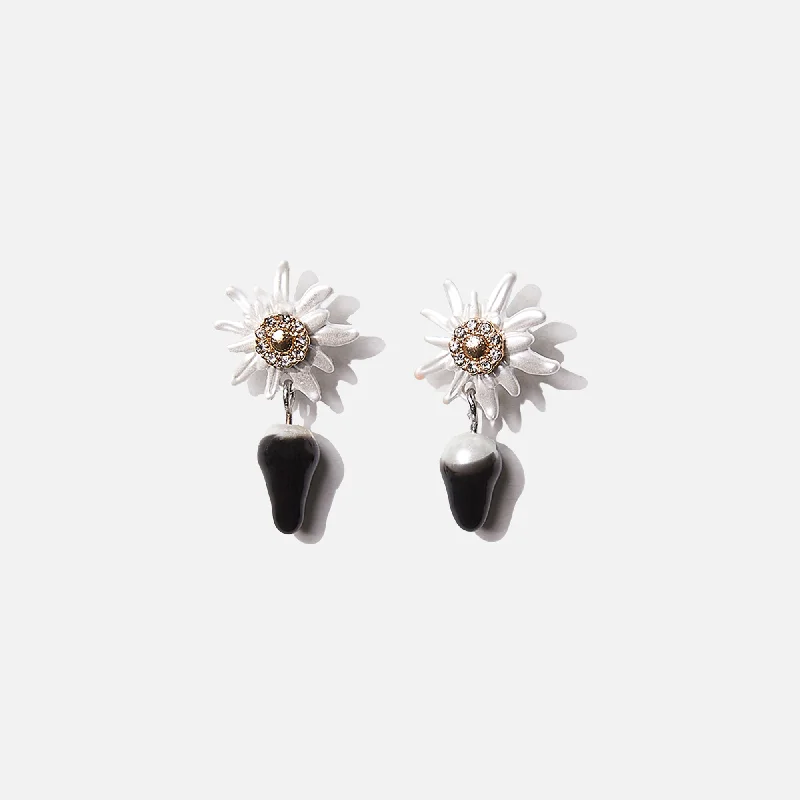 Exclusive Gemstone Jewelry Markdowns – Shop Now Ottolinger Dipped Edleweiss Earrings - Black Exclusive Gemstone Jewelry Markdowns – Shop Now Ottolinger Dipped Edleweiss Earrings - Black
