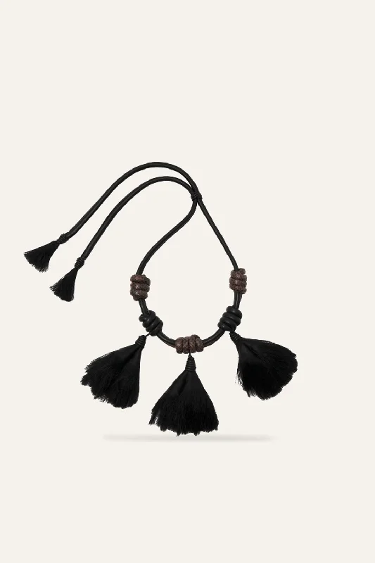 Affordable Glamour – Premium Jewelry At Special Prices De Proa a Popa Necklace in Black