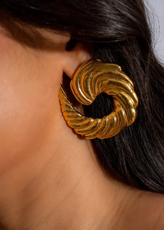 Little Croissant Earrings Gold