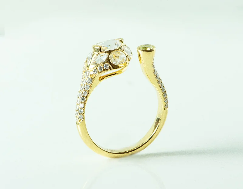 "Akurra" Snake Ring