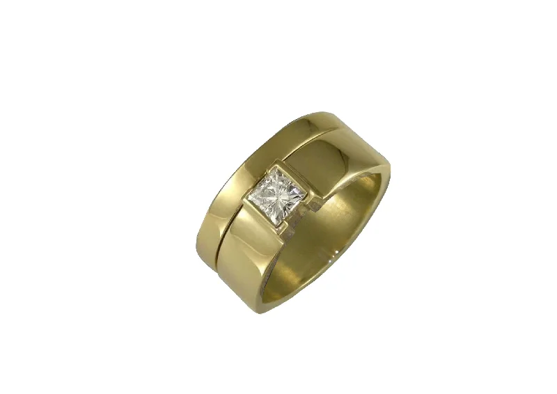 High-End Sparkle, Low-End Prices – Jewelry Sale Live Diamond ring Wedding Set, Yellow Gold