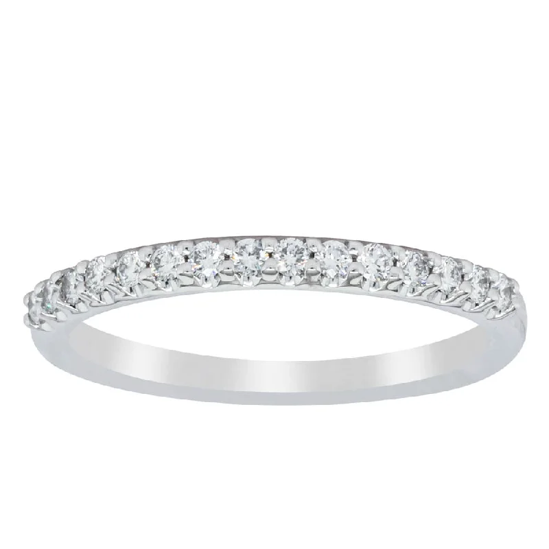 18ct White Gold .20ct Diamond Manhattan Band