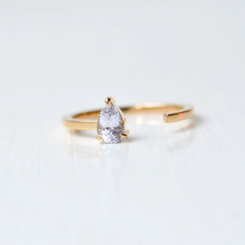 Last Chance To Grab Your Favorite Jewelry At A Discount Avama Sudu 18K Gold Ring w. Sapphire Last Chance To Grab Your Favorite Jewelry At A Discount Avama Sudu 18K Gold Ring w. Sapphire