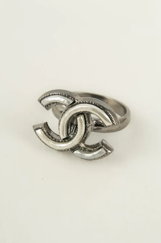 Last Chance To Grab Your Favorite Jewelry At A Discount Bague cc Chanel