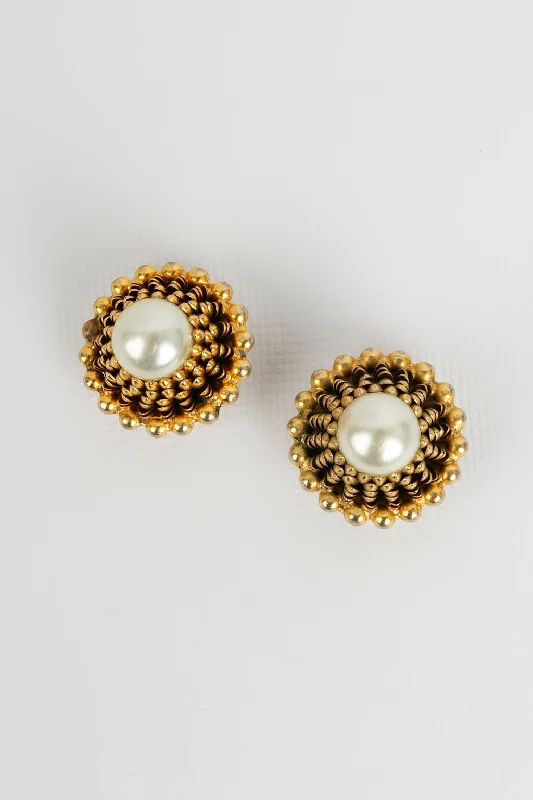 Huge Markdowns On Premium Jewelry Styles Boucles d'oreilles anciennes Chanel