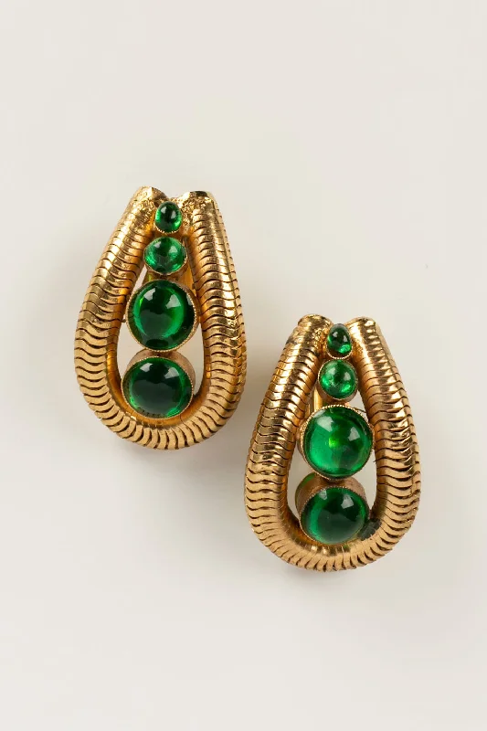 Handcrafted Beauty At Affordable Prices Boucles d'oreilles Chanel