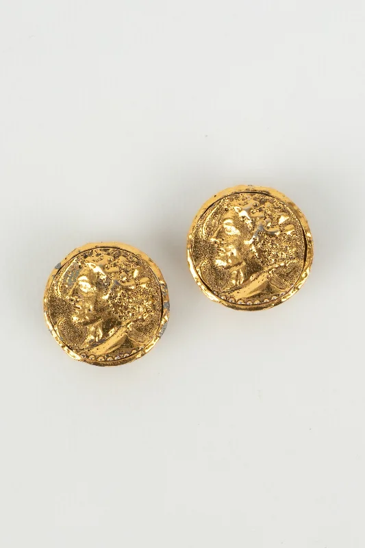 Your Perfect Accessory Now At The Best Price Boucles d'oreilles Chanel