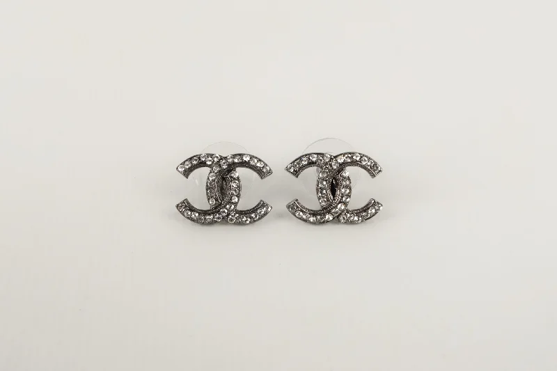 Elevate Your Outfit With Discounted Statement Jewelry Boucles d'oreilles Chanel