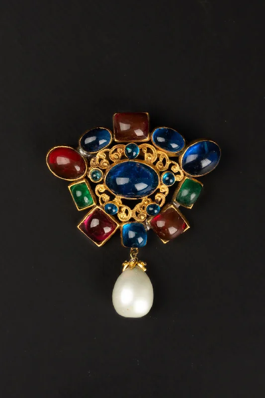 Broche en pâte de verre Chanel