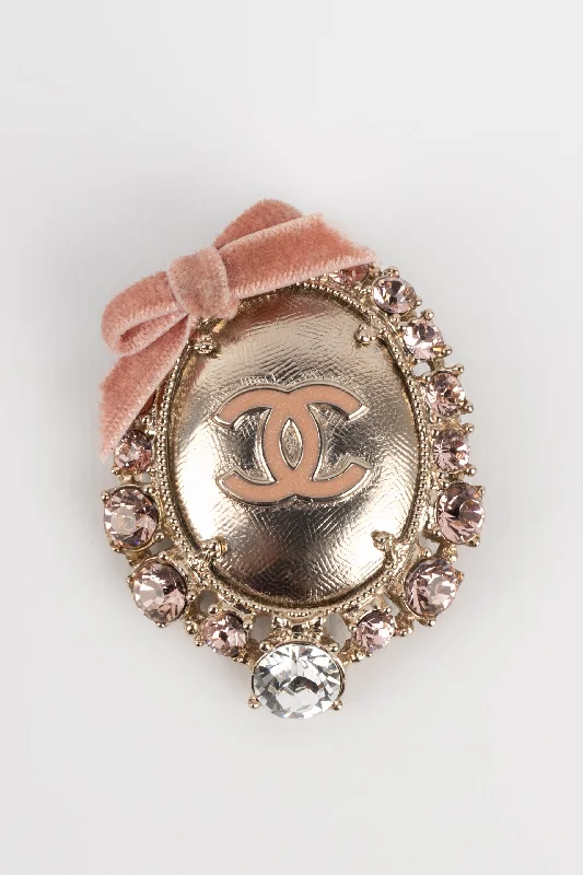 Broche médaillon Chanel