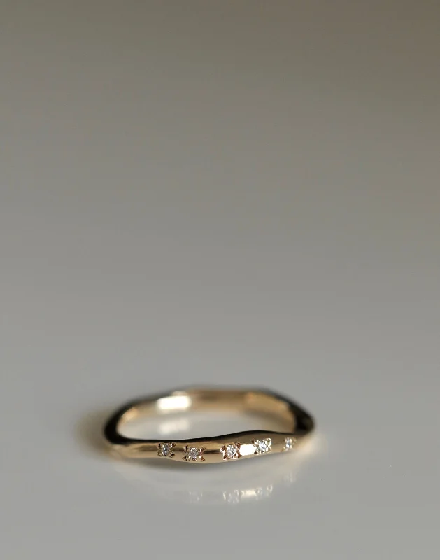 Filippa V 18K Gold Ring w. Diamonds