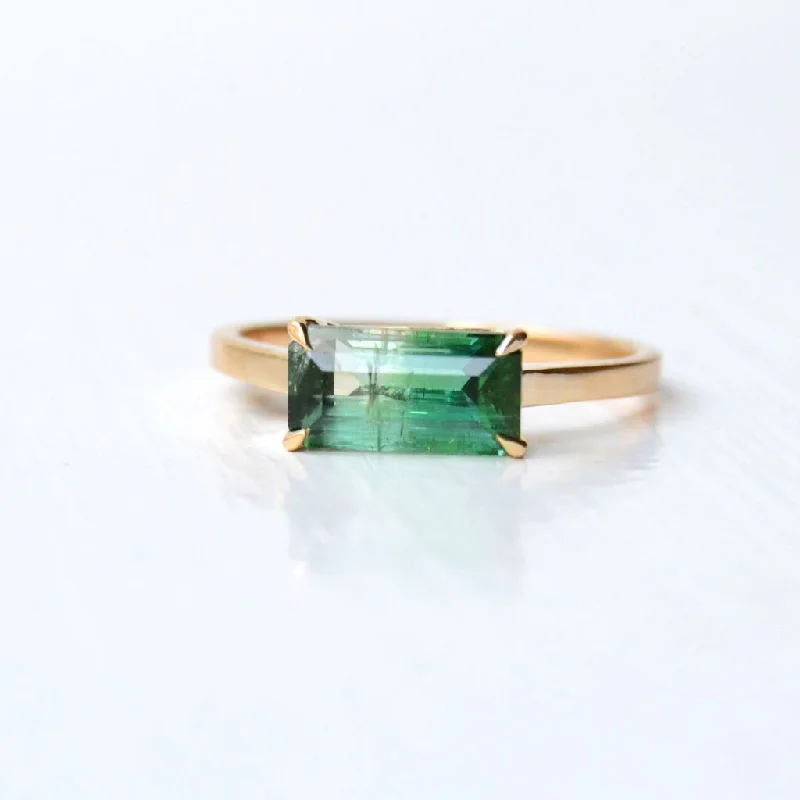 Luxury Jewelry Sale – Sparkle For Less Dvi Varna 18K Gold Ring w. Tourmaline