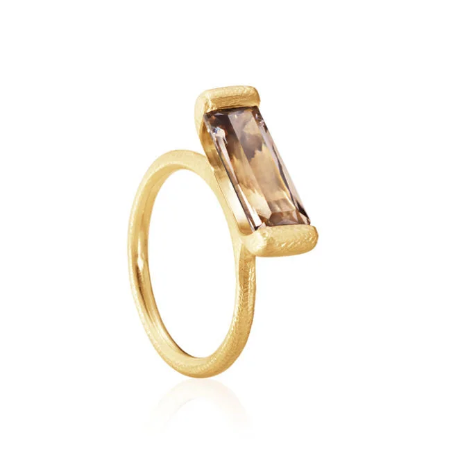 Grab Your Dream Jewelry At The Lowest Prices Future 18K Gold Ring w. Quartz