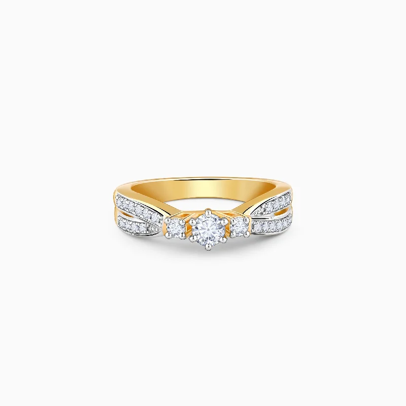 Gold Tidal Gleam Diamond Ring