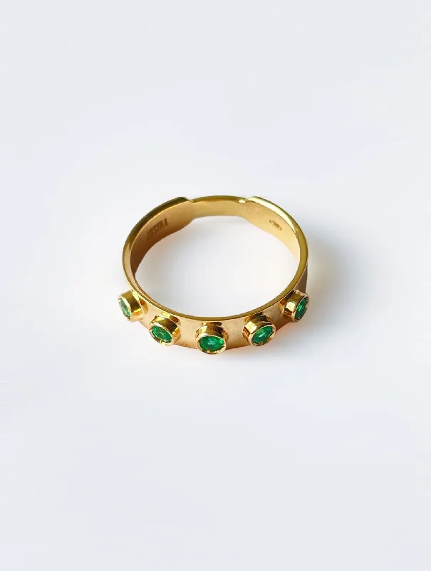 Jabbar 18K Gold Ring w. Emeralds