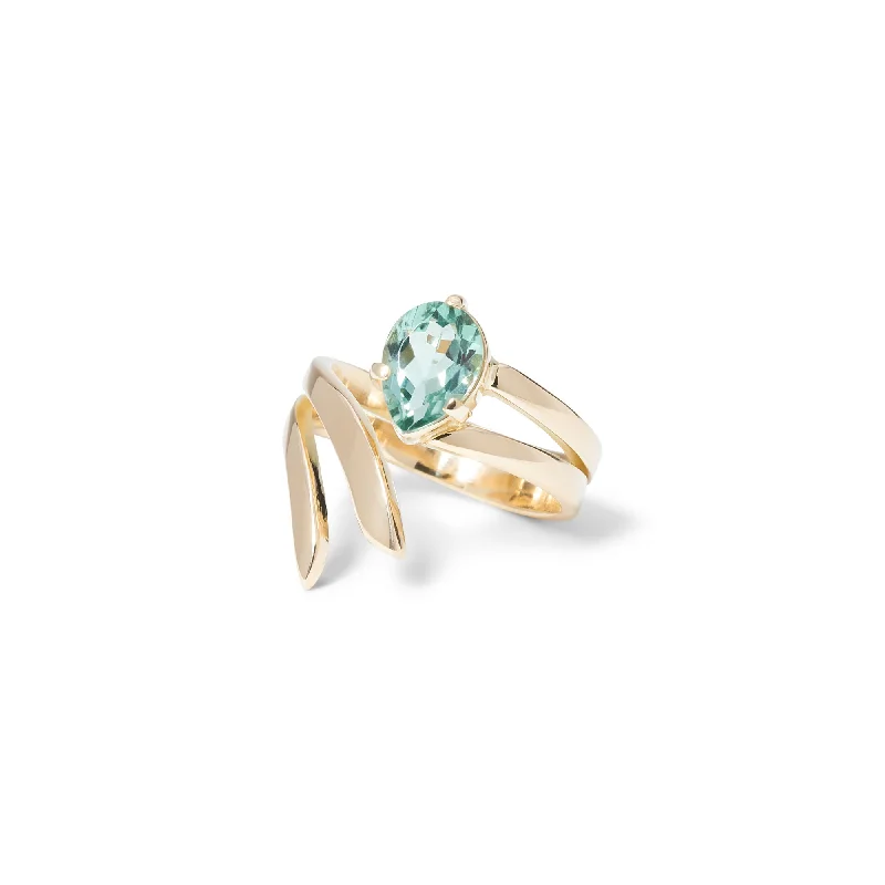 Trendy Minimalist Jewelry For Everyday Wear Northern Light 18K Gold Ring w. Tourmaline
