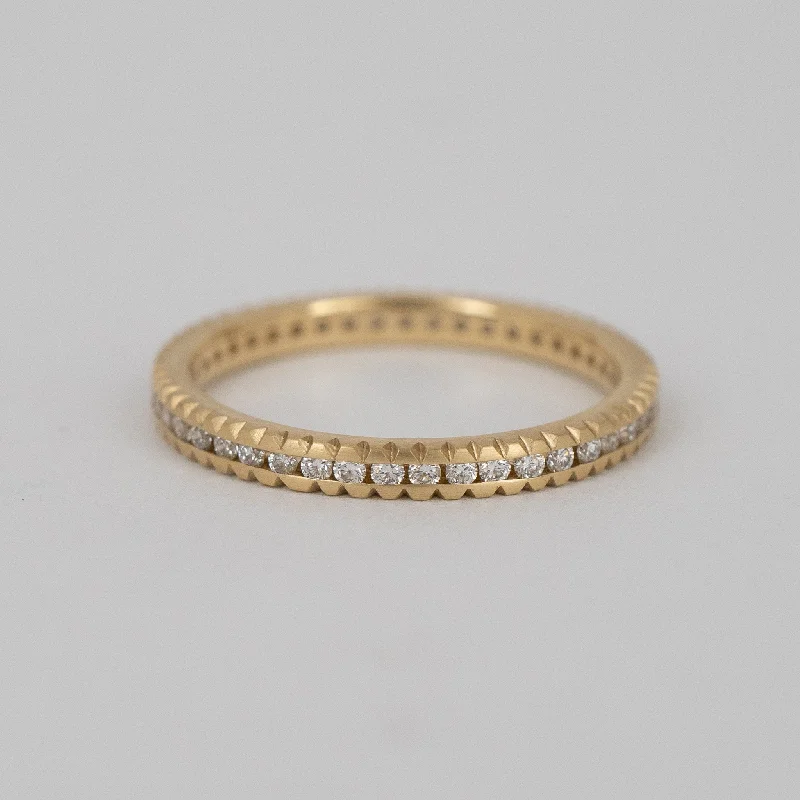Get Your Favorite Jewelry At The Best Price White Diamond Ratio Band
