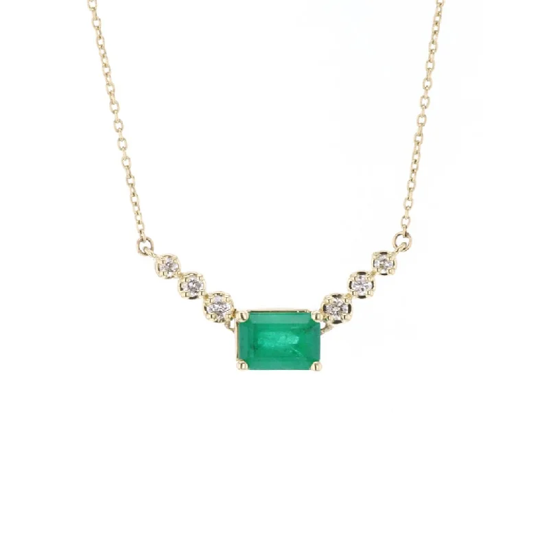 Grab Your Dream Jewelry At The Lowest Prices Emerald & Diamond Necklace