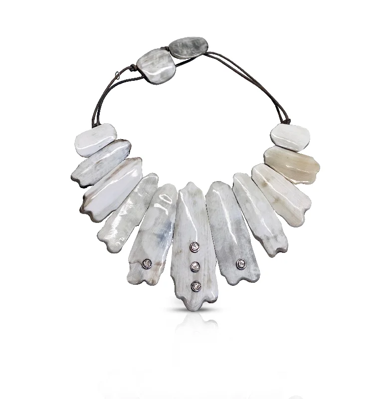 Exclusive Jewelry Sale – Limited-Time Discounts Polished Light Horn Collar