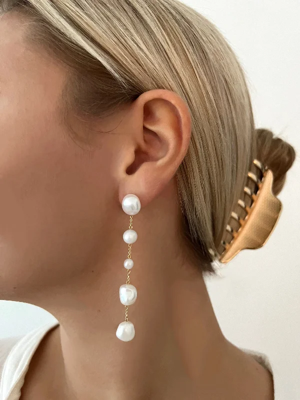 Seasonal Jewelry Deals – Elevate Your Style LAUREN PEARL EARRINGS