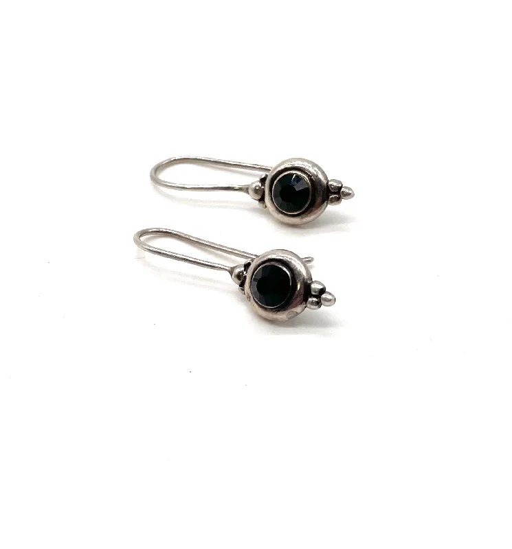 Your Perfect Accessory Now At The Best Price Dangling Pebbled Onyx Earrings