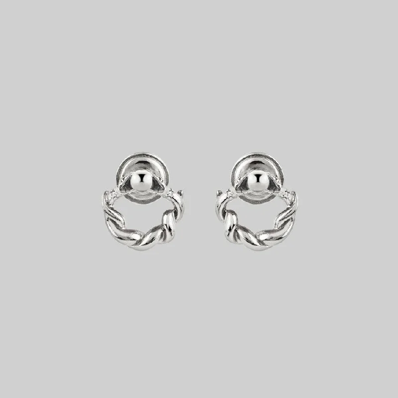 Trending Jewelry Styles Now At Limited-Time Discounts REFUTE. Twisted Snake Door Knocker Earrings - Silver Trending Jewelry Styles Now At Limited-Time Discounts REFUTE. Twisted Snake Door Knocker Earrings - Silver