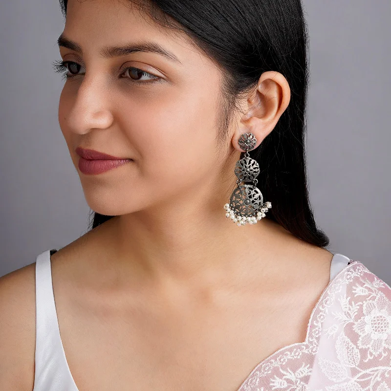 Last Chance To Shop High-End Jewelry At Markdown Prices Rooh Silver Oxidised Pearl Earring Last Chance To Shop High-End Jewelry At Markdown Prices Rooh Silver Oxidised Pearl Earring