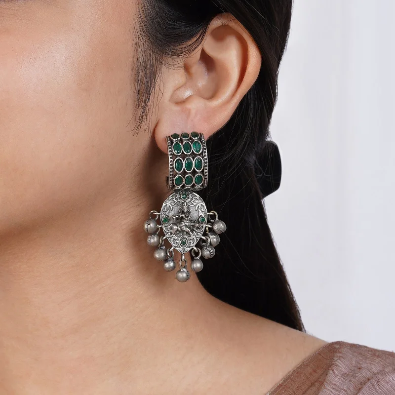 Dainty Floral Jewelry For Feminine Elegance Teejh Ainaaz Silver Oxidised Stone Earring Dainty Floral Jewelry For Feminine Elegance Teejh Ainaaz Silver Oxidised Stone Earring