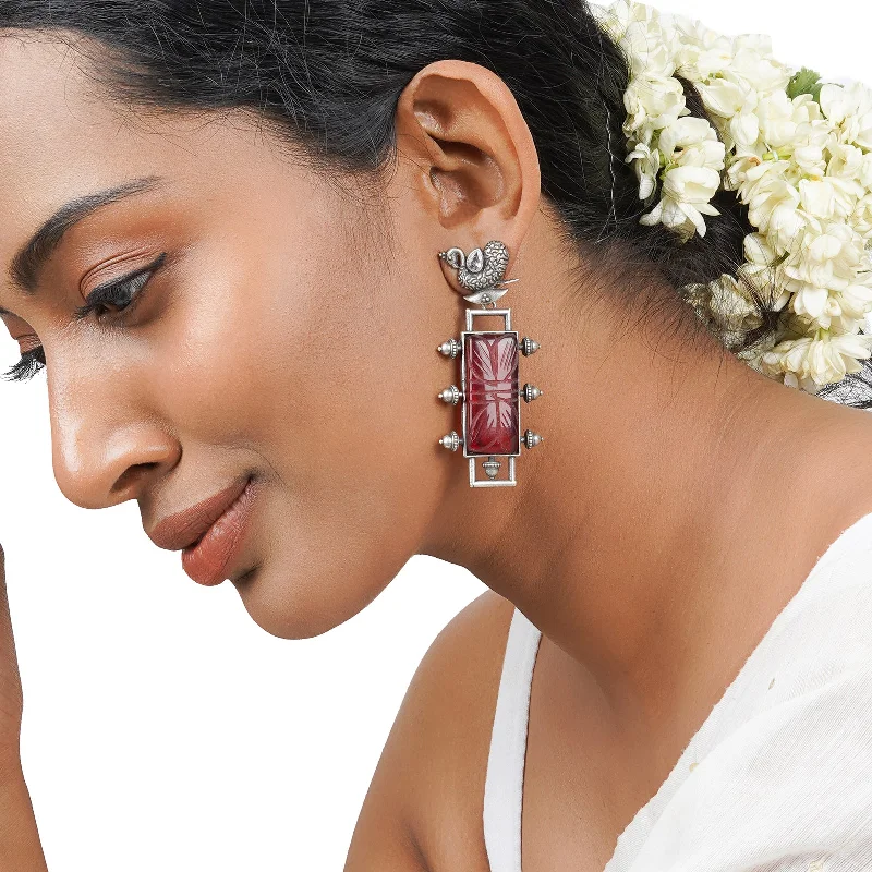 Handmade Pearl Jewelry For Timeless Elegance Teejh Samaira Silver Oxidised Red Stone Earrings Handmade Pearl Jewelry For Timeless Elegance Teejh Samaira Silver Oxidised Red Stone Earrings