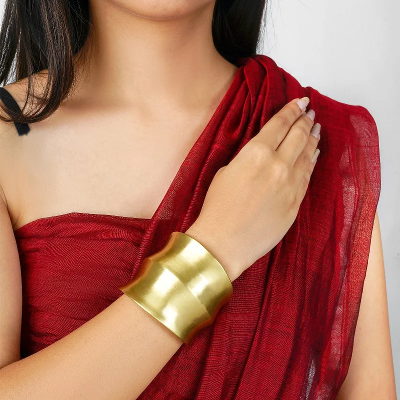 Modern Jewelry At Exclusive Discounts – Shop Today Teejh Aishwarya Gold Cuff Bracelet