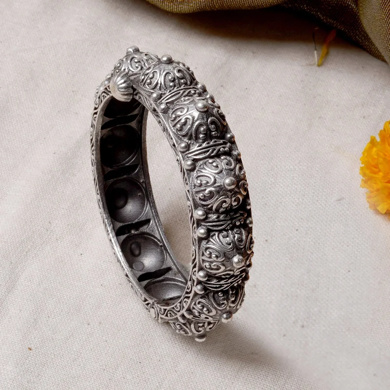 Luxury Jewelry Clearance – Shop Premium Styles Now Teejh Meera Silver Oxidised Bangle