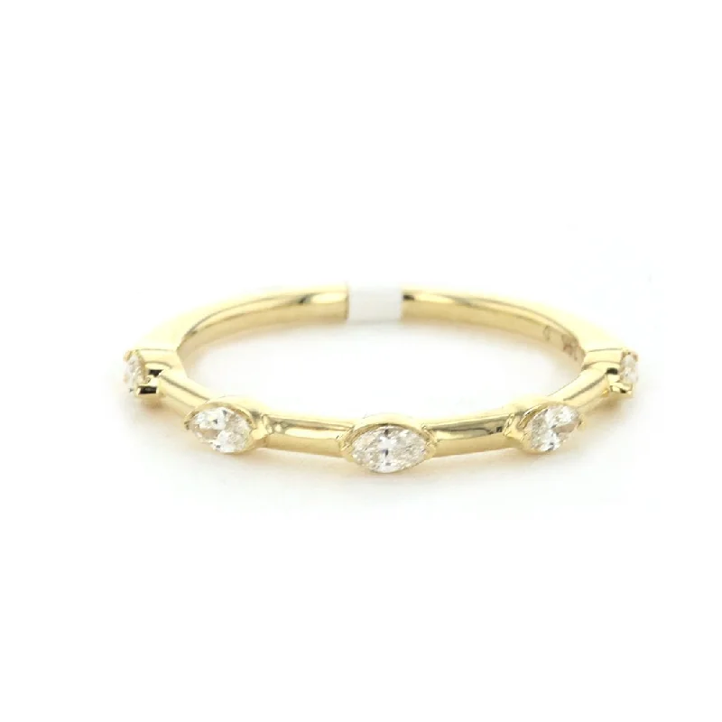 Timeless Elegance At Unbelievable Discounts 0.25 ctw Diamond Band