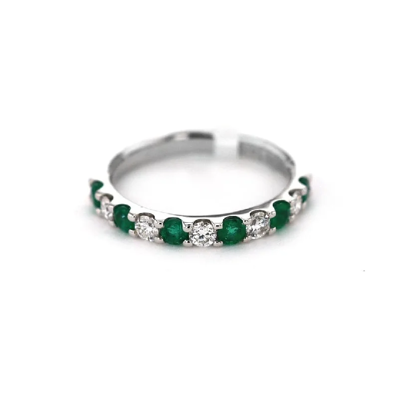 Elegant Necklaces And Bracelets At Limited-Time Offers Emerald & Diamond Band