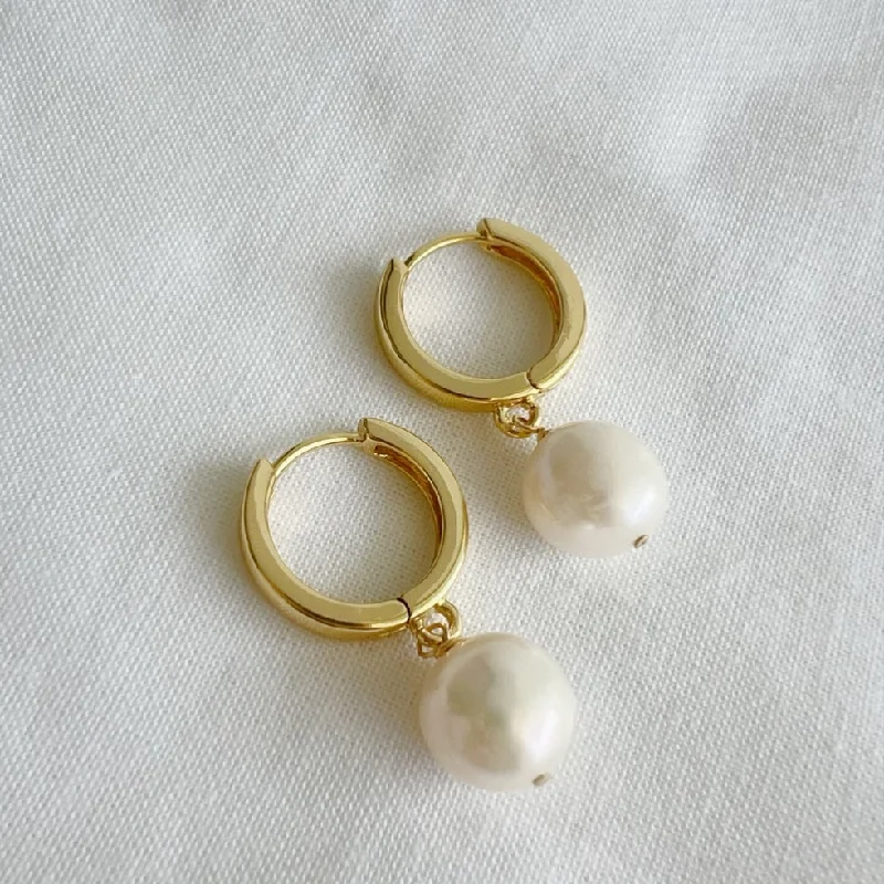 Handmade Pearl Jewelry For Timeless Elegance TL JTBC FW Pearl Huggie